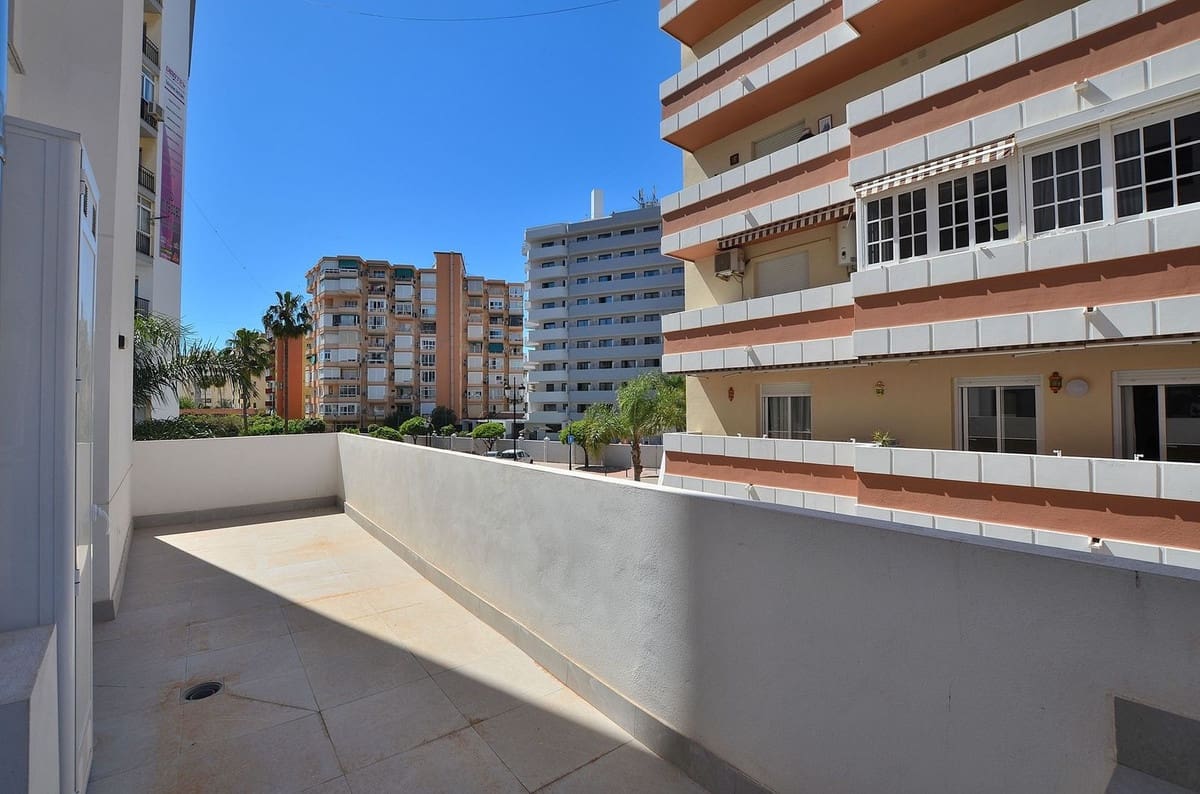Apartamento de 2 habitaciones en Fuengirola en venta con garaje - 495.000 € (Ref: 9778919)