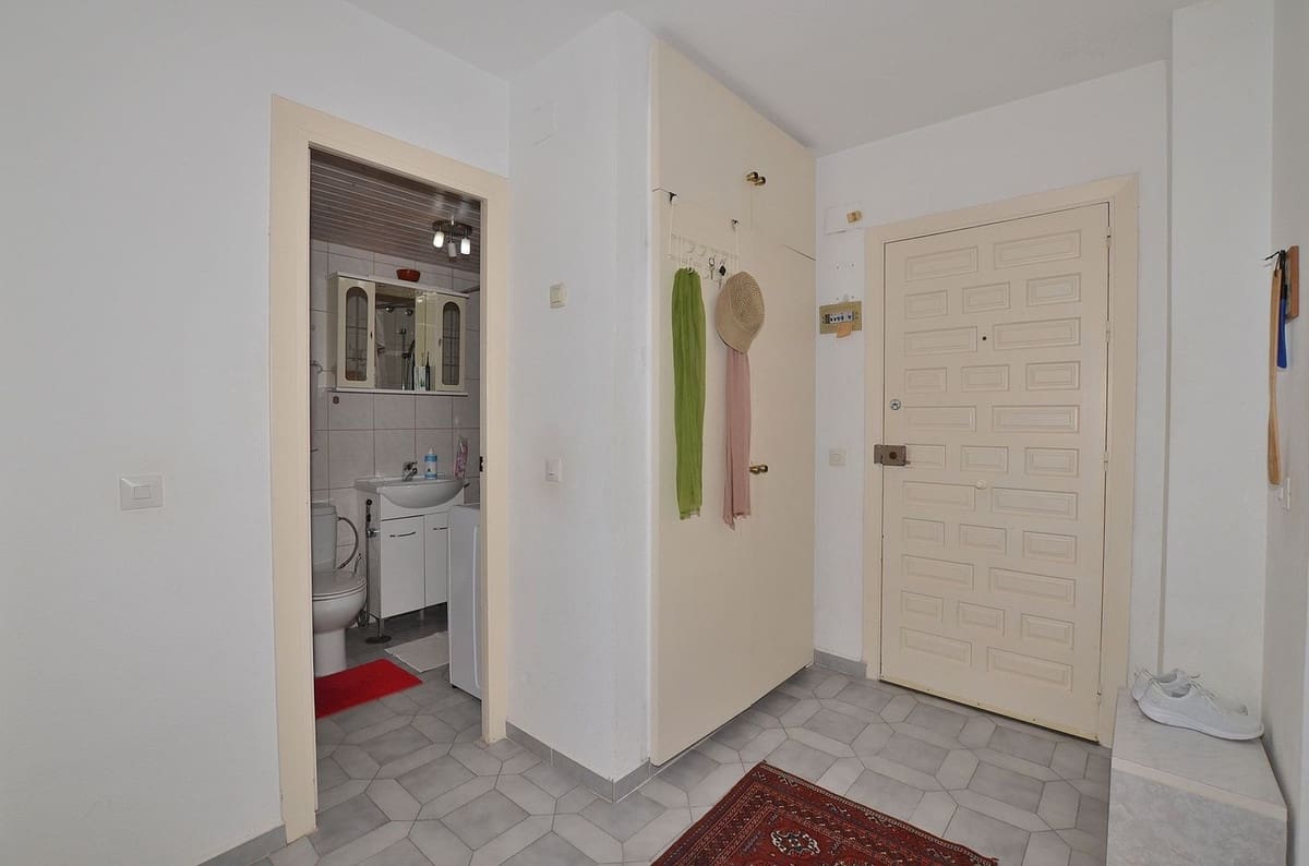 1 bedroom Penthouse for sale in Benalmadena Costa with pool - € 225,000 (Ref: 9807245)