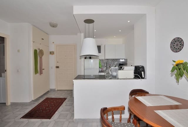 1 soveværelse Penthouse til salg i Benalmadena Costa, Benalmádena med swimmingpool - € 225.000 (Ref: 9807245)