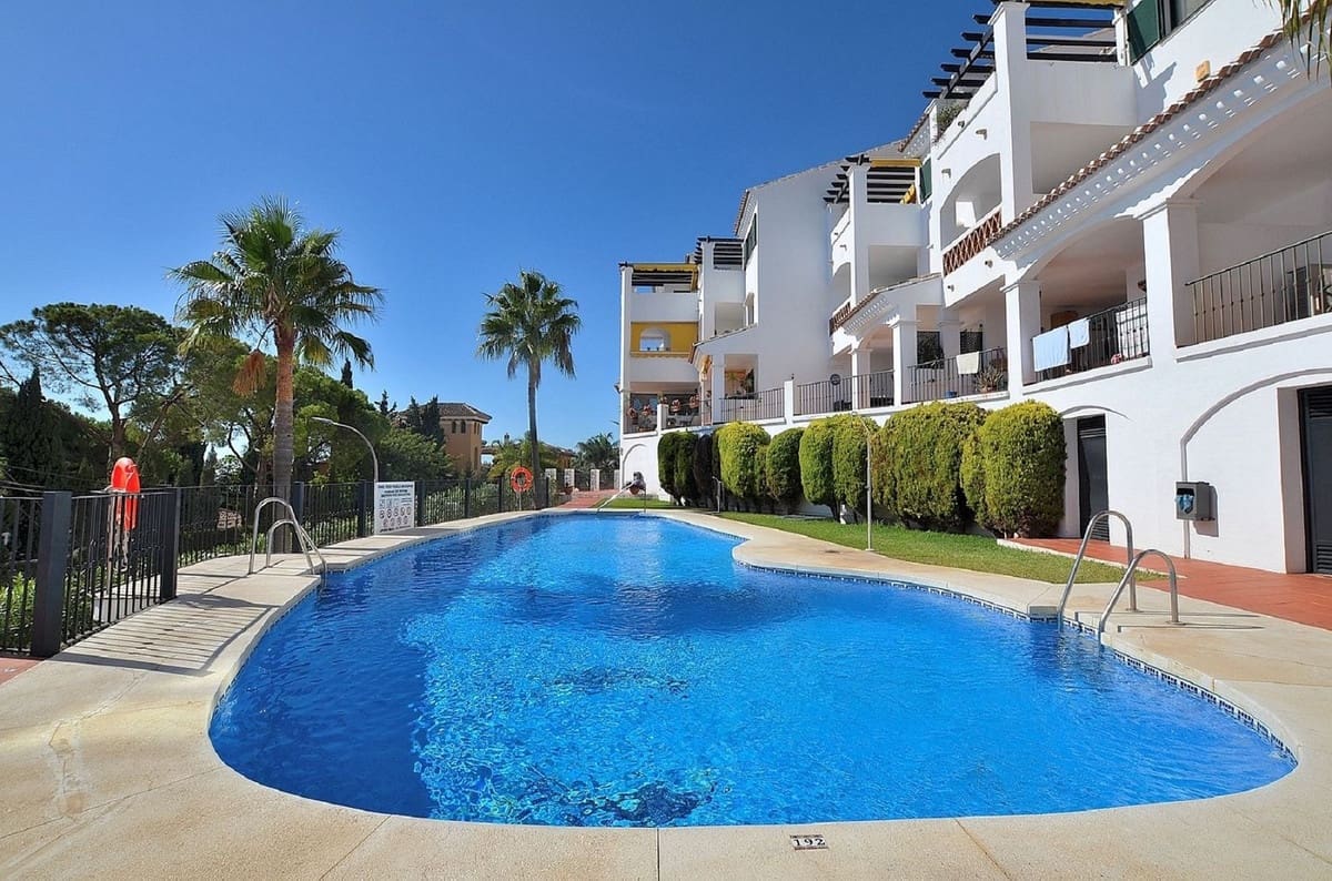 3 bedroom Apartment for sale in Benalmadena with pool garage - € 549,000 (Ref: 9809464)