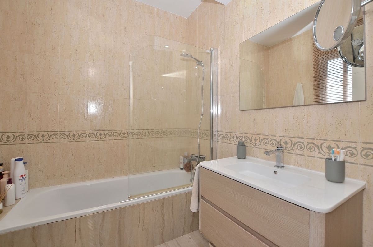 3 bedroom Penthouse for sale in Benalmadena with pool garage - € 595,000 (Ref: 9827561)