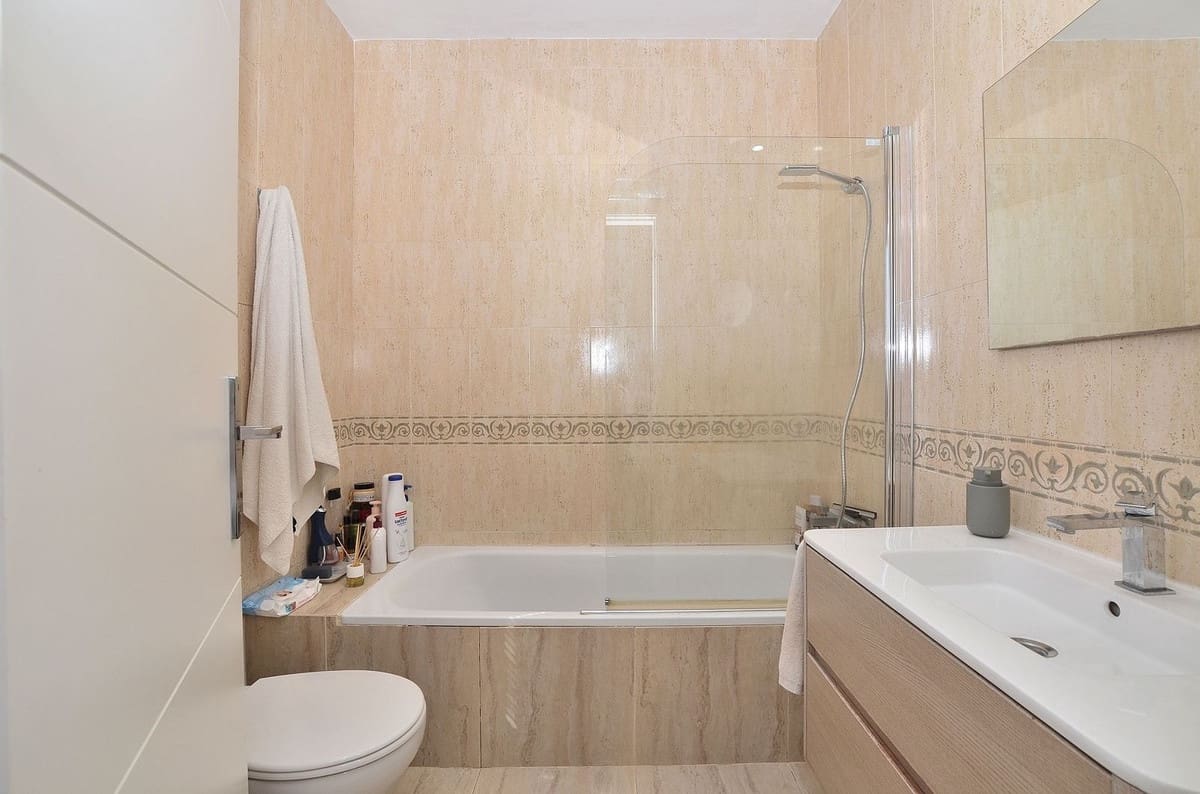 3 bedroom Penthouse for sale in Benalmadena with pool garage - € 595,000 (Ref: 9827561)