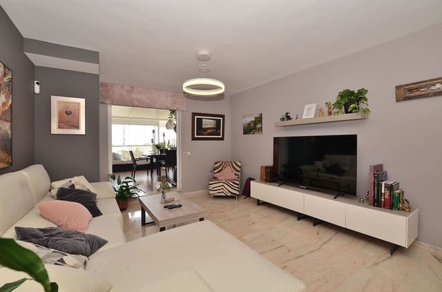 3 makuuhuone Kattohuoneisto myytävänä paikassa Benalmádena pueblo, Benalmádena mukana uima-altaan 
autotalli - 595 000 € (Ref: 9827561)