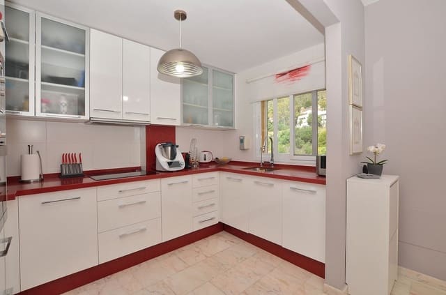 3 makuuhuone Kattohuoneisto myytävänä paikassa Benalmádena pueblo, Benalmádena mukana uima-altaan 
autotalli - 595 000 € (Ref: 9827561)