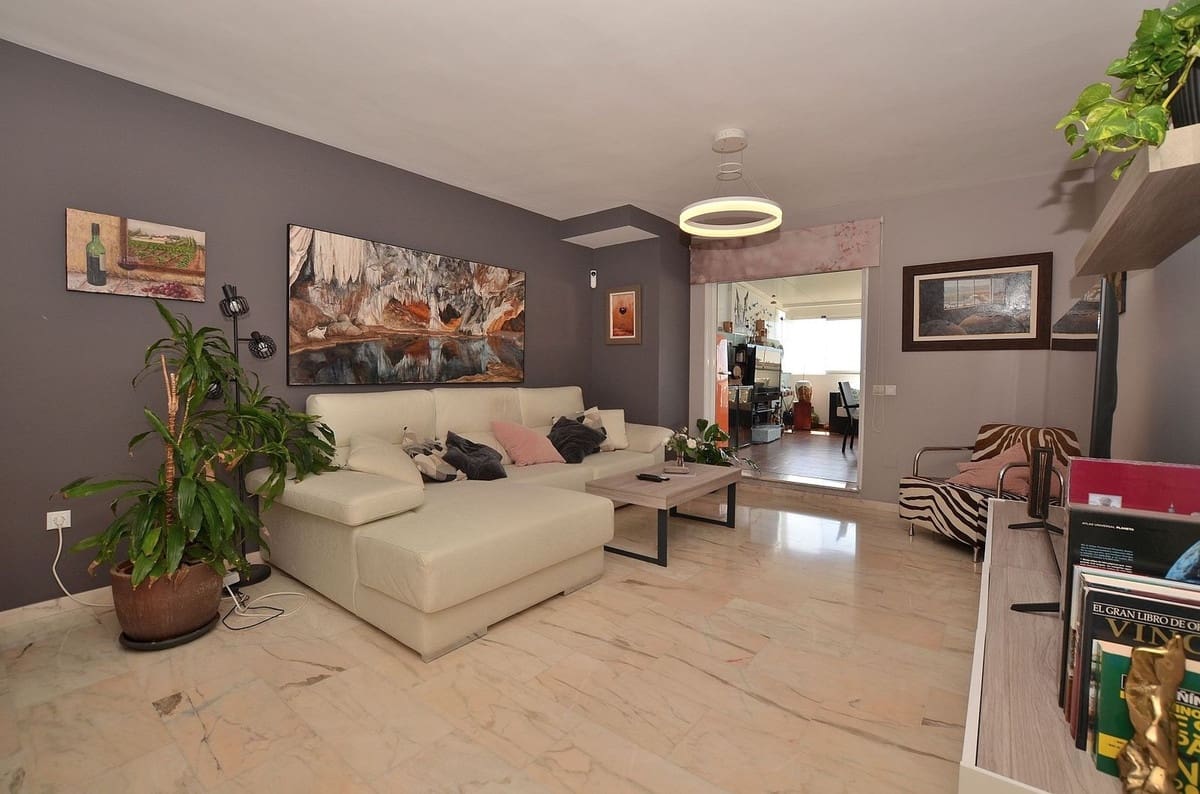3 bedroom Penthouse for sale in Benalmadena with pool garage - € 595,000 (Ref: 9827561)
