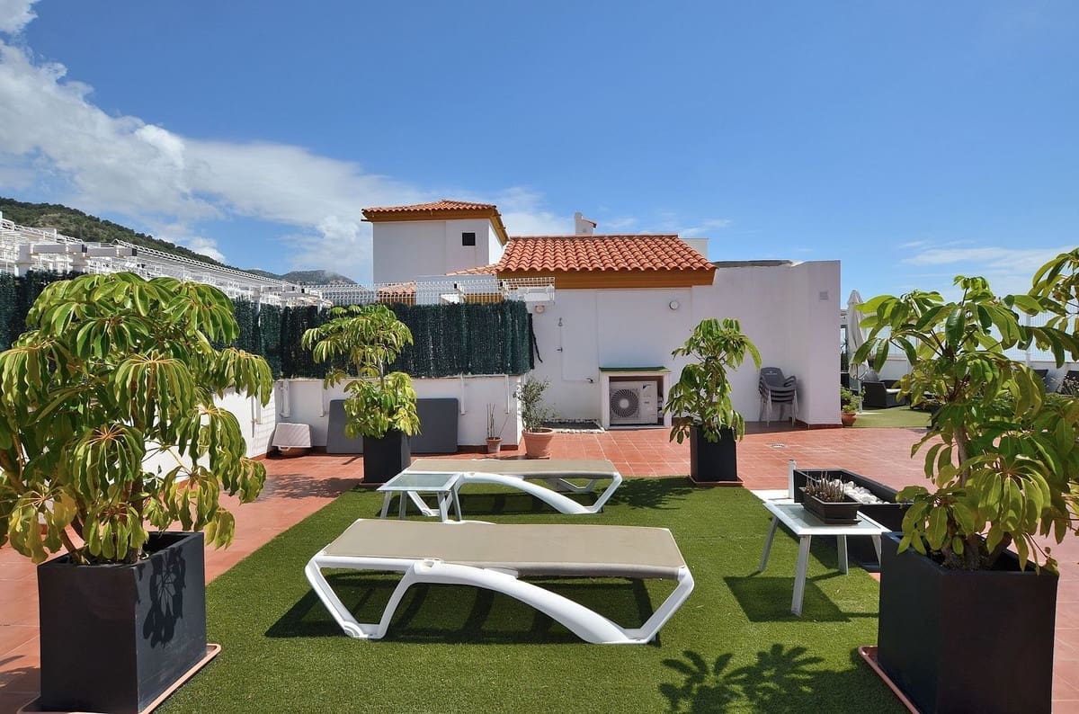 3 bedroom Penthouse for sale in Benalmadena with pool garage - € 595,000 (Ref: 9827561)