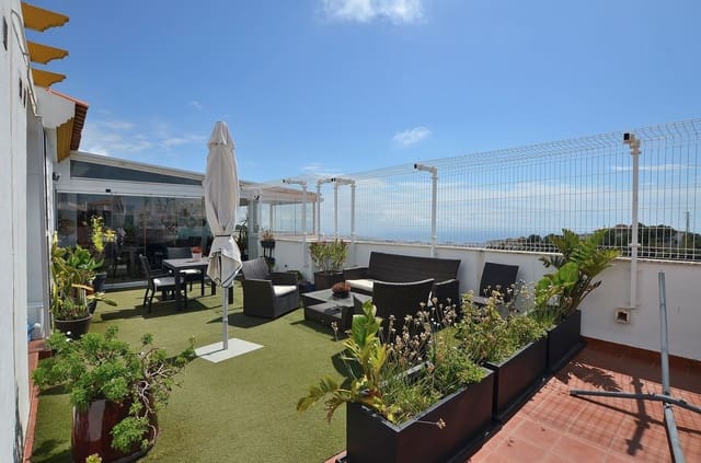 3 makuuhuone Kattohuoneisto myytävänä paikassa Benalmádena pueblo, Benalmádena mukana uima-altaan 
autotalli - 595 000 € (Ref: 9827561)