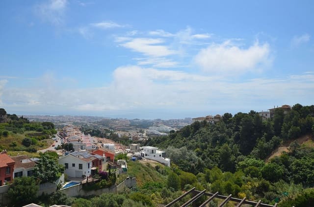 3 makuuhuone Kattohuoneisto myytävänä paikassa Benalmádena pueblo, Benalmádena mukana uima-altaan 
autotalli - 595 000 € (Ref: 9827561)