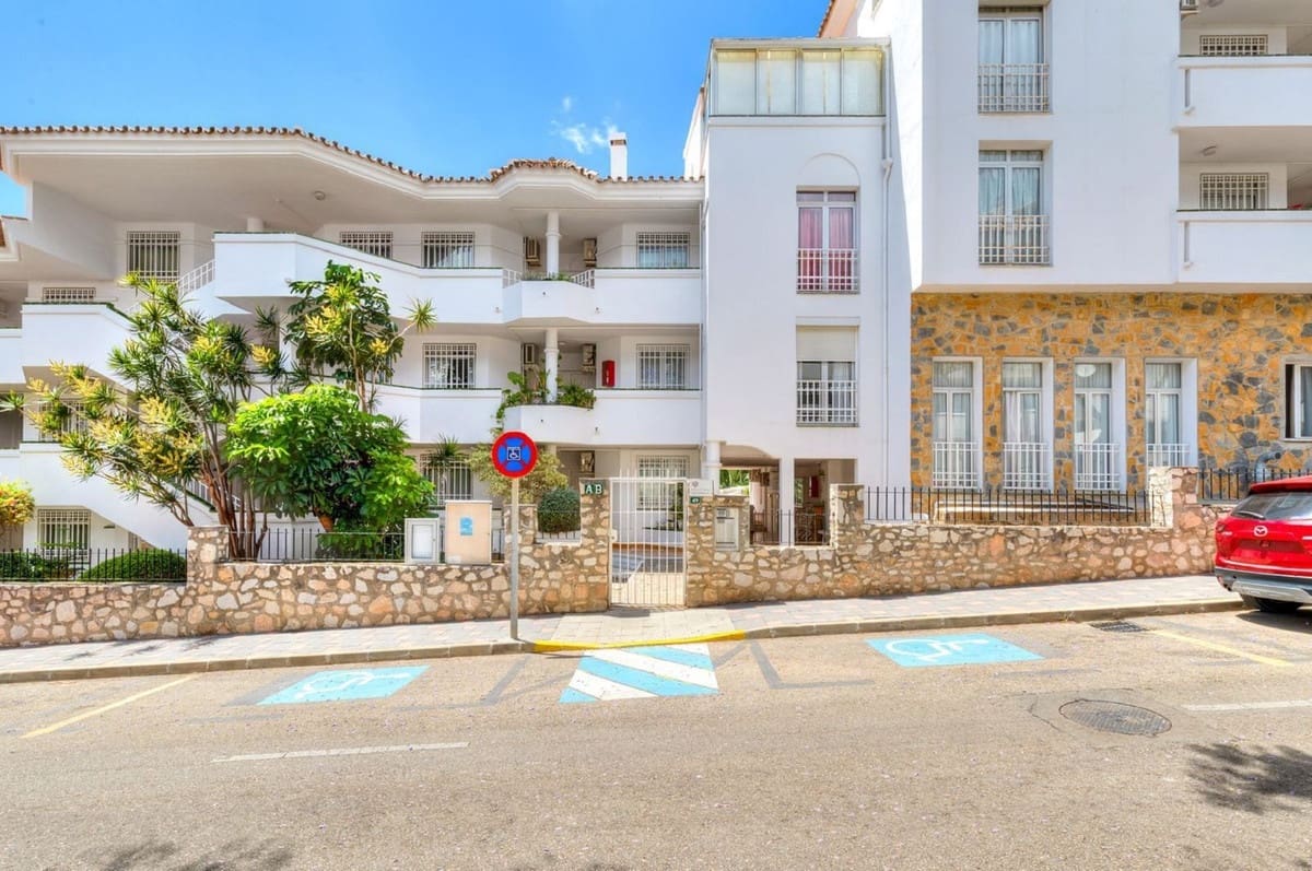 Apartamento de 1 habitación en Fuengirola en venta con piscina - 235.000 € (Ref: 9844424)