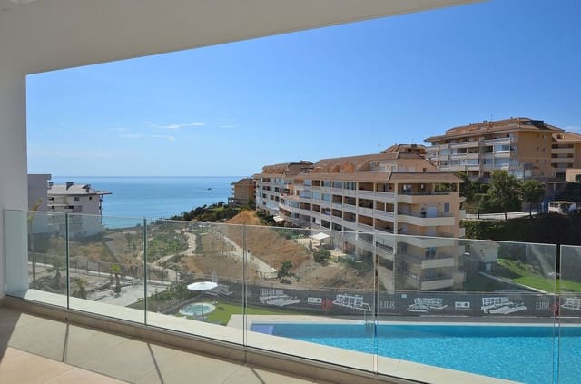 2 sypialnia Penthouse na sprzedaż w El Higuerón, Fuengirola z basenem garażem - 649 000 € (Ref: 9852166)