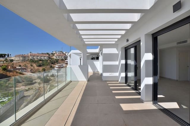 2 sypialnia Penthouse na sprzedaż w El Higuerón, Fuengirola z basenem garażem - 649 000 € (Ref: 9852166)