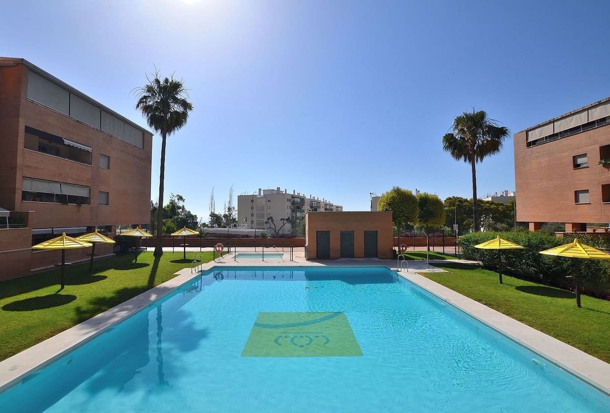 2 slaapkamer Appartement te koop in Torremolinos met zwembad garage - € 369.000 (Ref: 9883610)