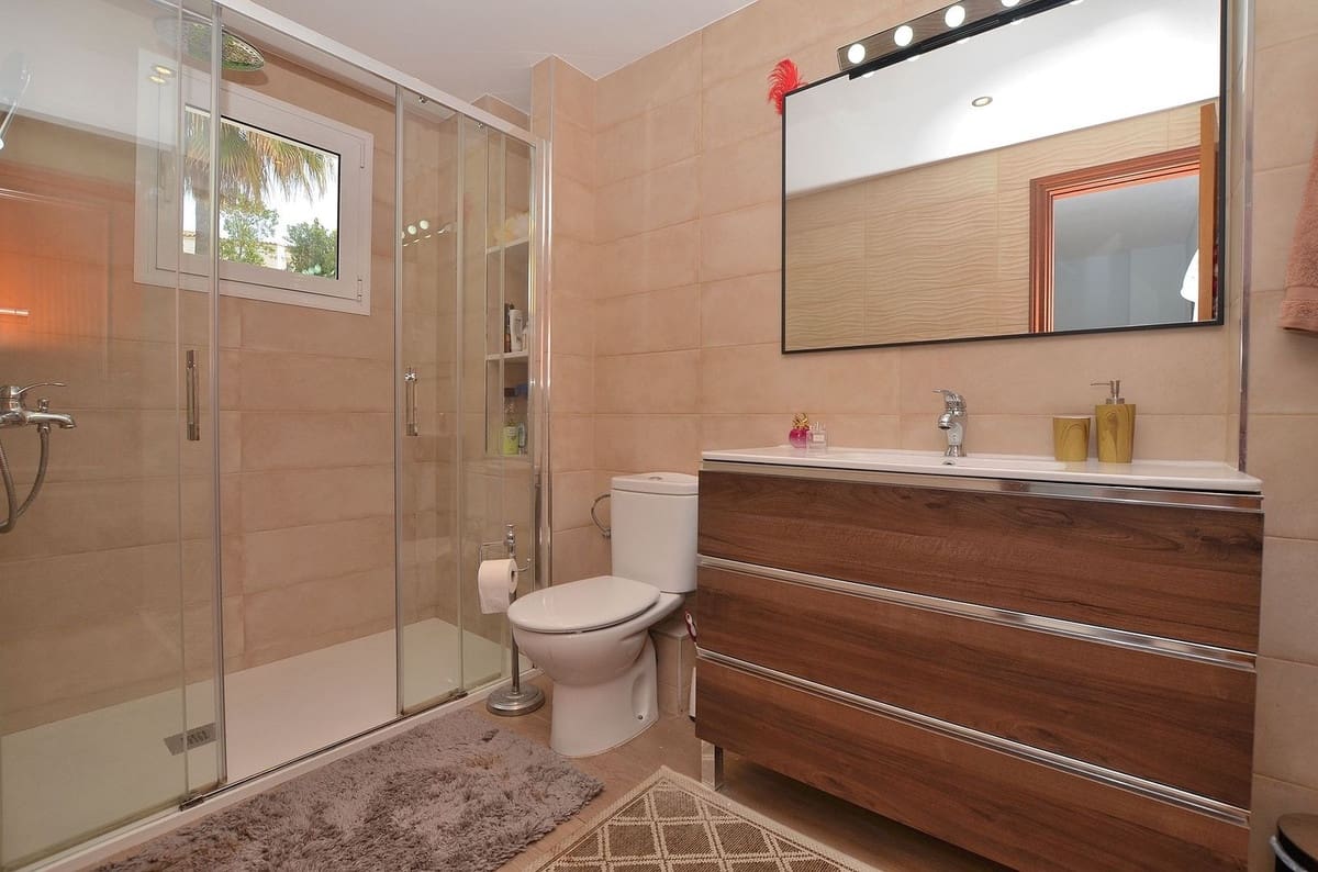4 sovrum Hus till salu i Benalmadena Costa med pool garage - 525 000 € (Ref: 9915148)