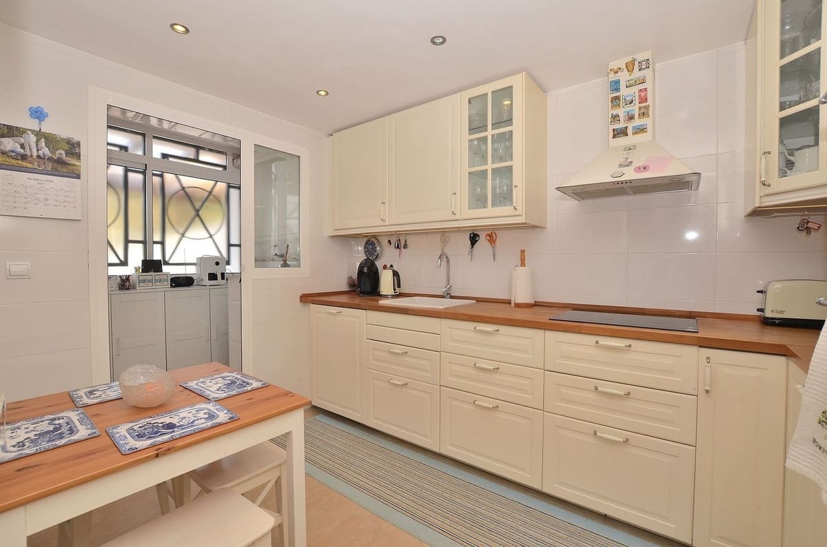 4 sovrum Hus till salu i Benalmadena Costa med pool garage - 525 000 € (Ref: 9915148)