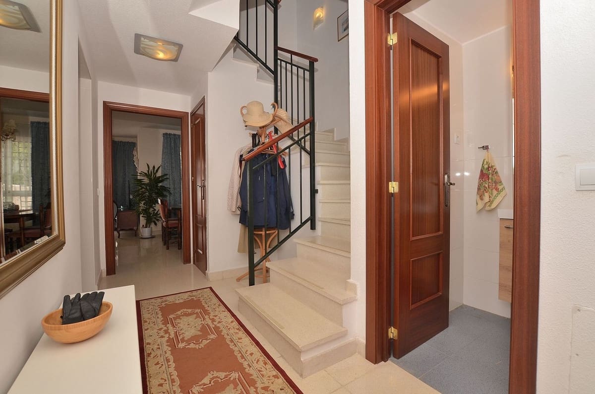 4 sovrum Hus till salu i Benalmadena Costa med pool garage - 525 000 € (Ref: 9915148)
