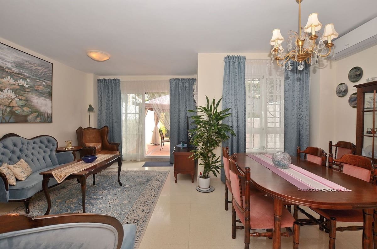 4 sovrum Hus till salu i Benalmadena Costa med pool garage - 525 000 € (Ref: 9915148)