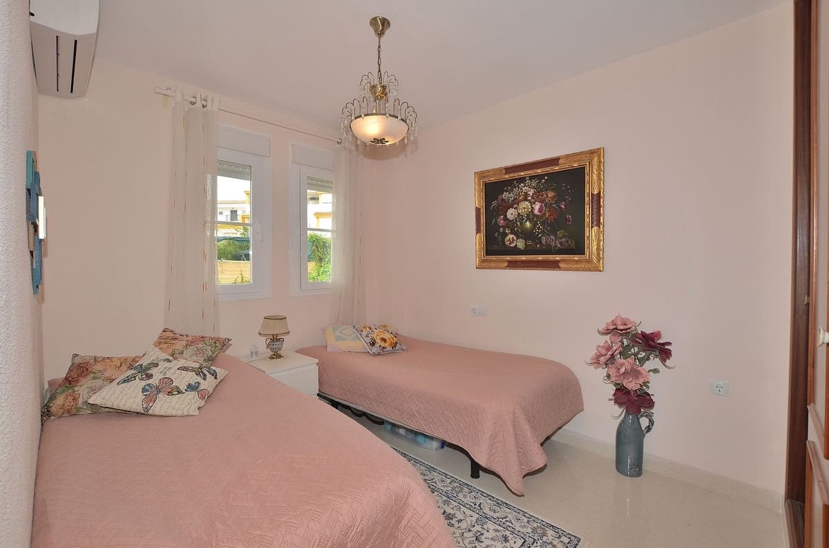 4 sovrum Hus till salu i Benalmadena Costa med pool garage - 525 000 € (Ref: 9915148)