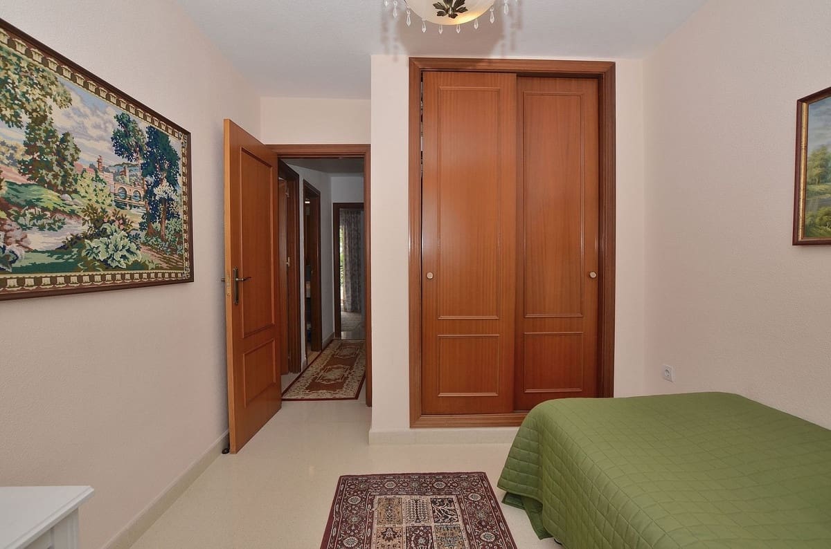4 sovrum Hus till salu i Benalmadena Costa med pool garage - 525 000 € (Ref: 9915148)