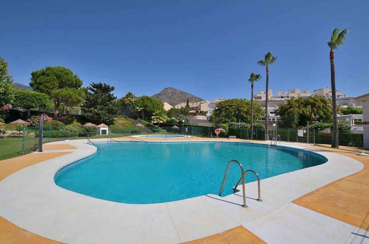 4 sovrum Hus till salu i Benalmadena Costa med pool garage - 525 000 € (Ref: 9915148)