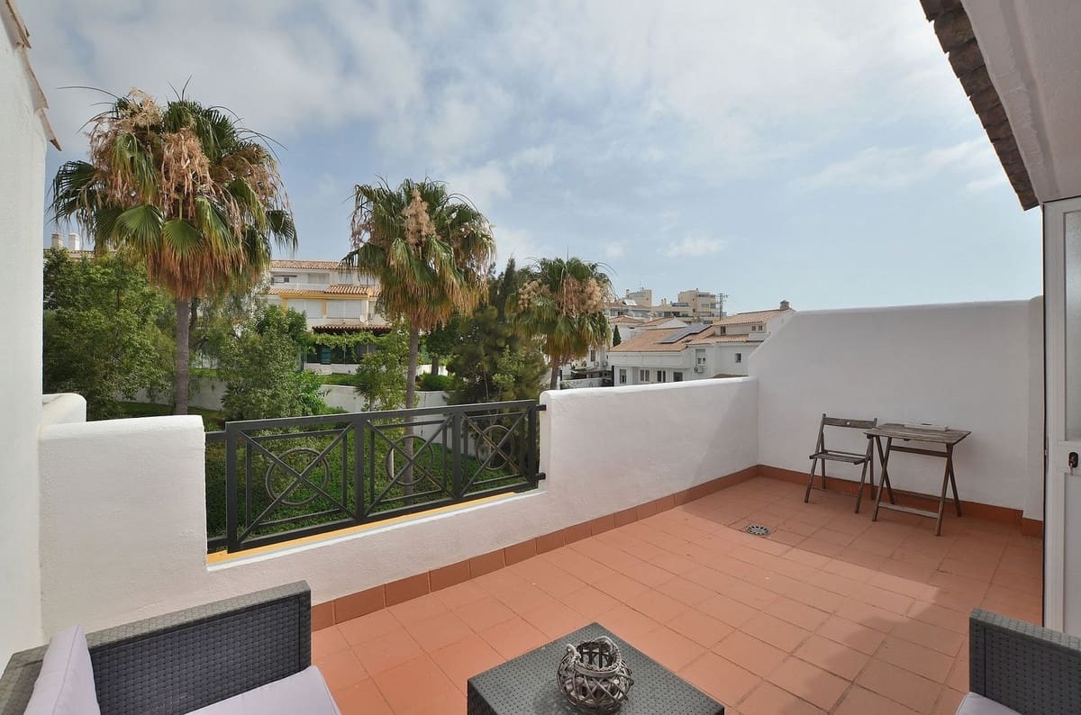 4 sovrum Hus till salu i Benalmadena Costa med pool garage - 525 000 € (Ref: 9915148)