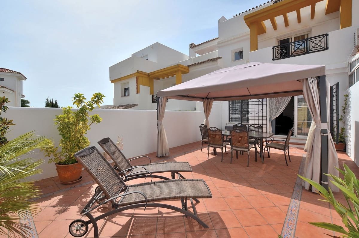 4 sovrum Hus till salu i Benalmadena Costa med pool garage - 525 000 € (Ref: 9915148)