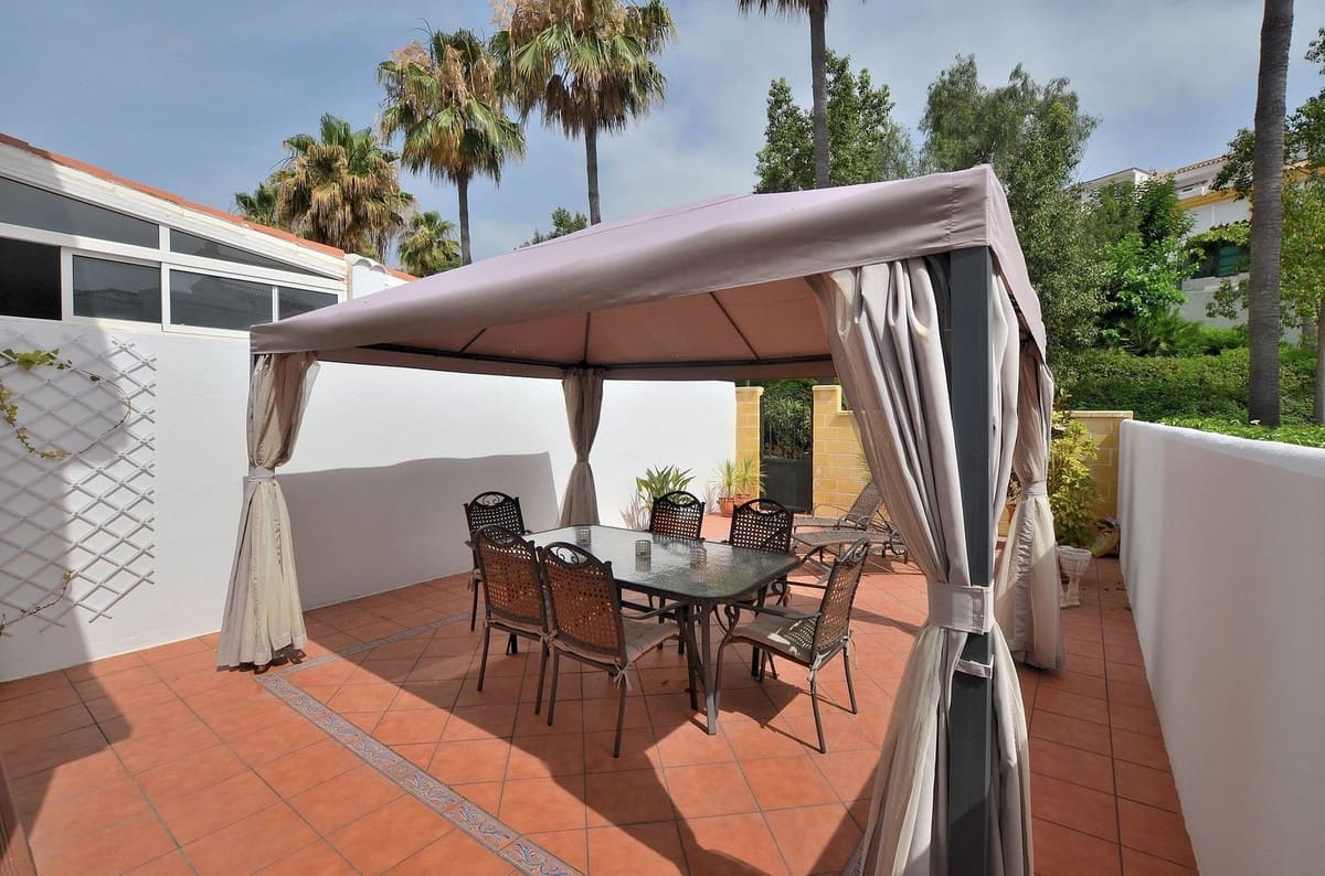 4 sovrum Hus till salu i Benalmadena Costa med pool garage - 525 000 € (Ref: 9915148)