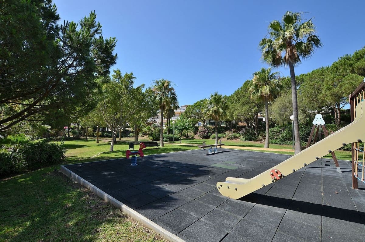4 sovrum Hus till salu i Benalmadena Costa med pool garage - 525 000 € (Ref: 9915148)