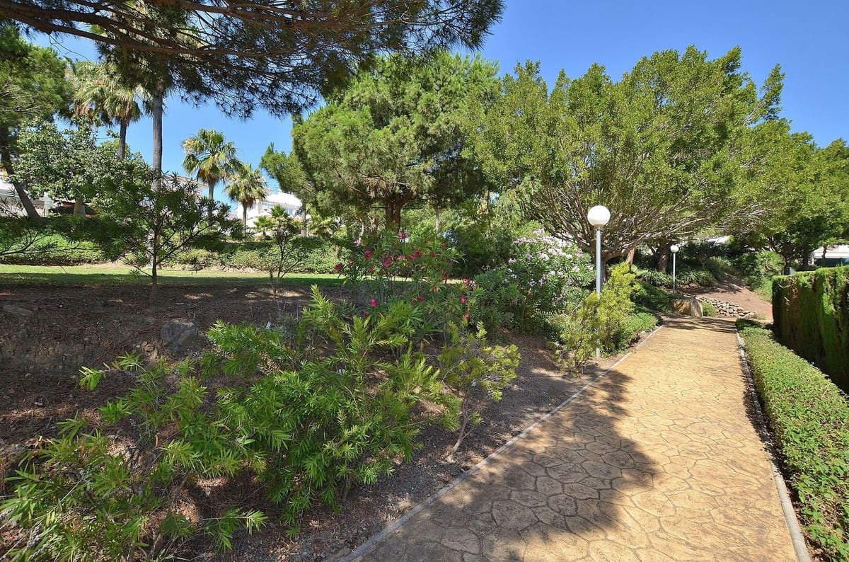 4 sovrum Hus till salu i Benalmadena Costa med pool garage - 525 000 € (Ref: 9915148)