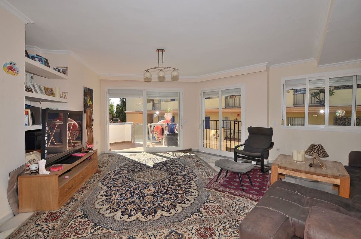 4 chambre Appartement à vendre à Mijas Golf avec piscine - 375 000 € (Ref: 9948601)