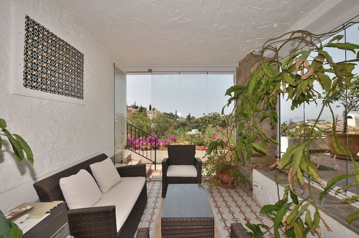 3 Zimmer Villa zu verkaufen in Benalmadena Costa mit Pool - 870.000 € (Ref: 9976027)
