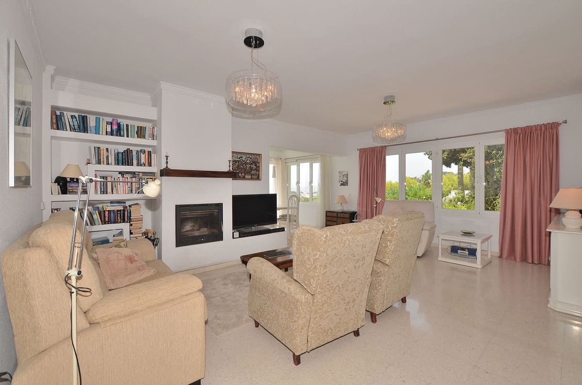 3 Zimmer Villa zu verkaufen in Benalmadena Costa mit Pool - 870.000 € (Ref: 9976027)