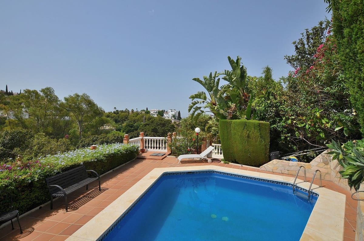 3 Zimmer Villa zu verkaufen in Benalmadena Costa mit Pool - 870.000 € (Ref: 9976027)