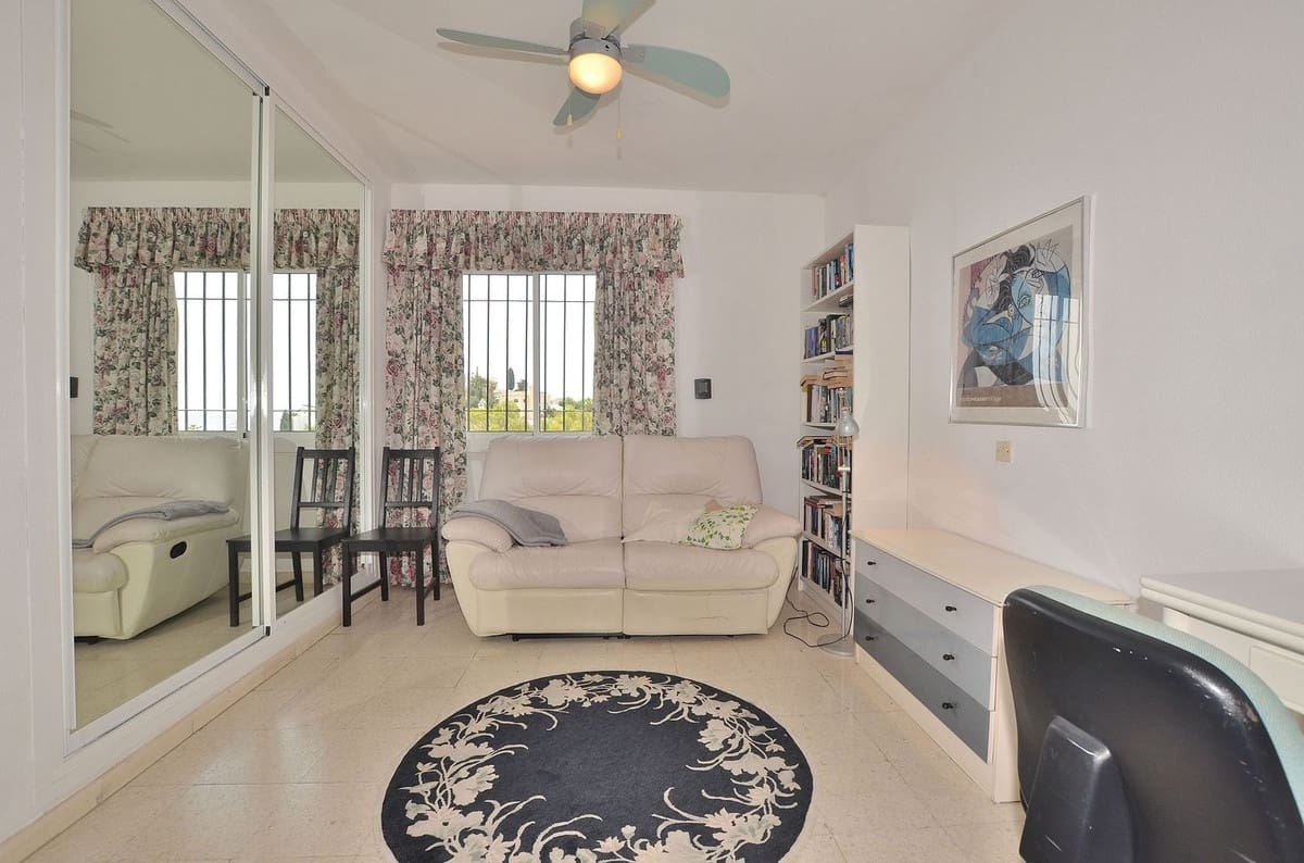 3 Zimmer Villa zu verkaufen in Benalmadena Costa mit Pool - 870.000 € (Ref: 9976027)