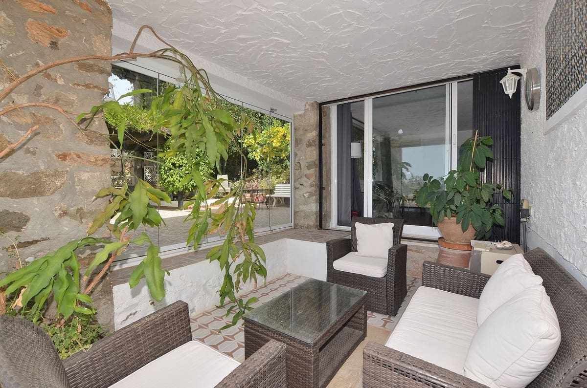 3 Zimmer Villa zu verkaufen in Benalmadena Costa mit Pool - 870.000 € (Ref: 9976027)