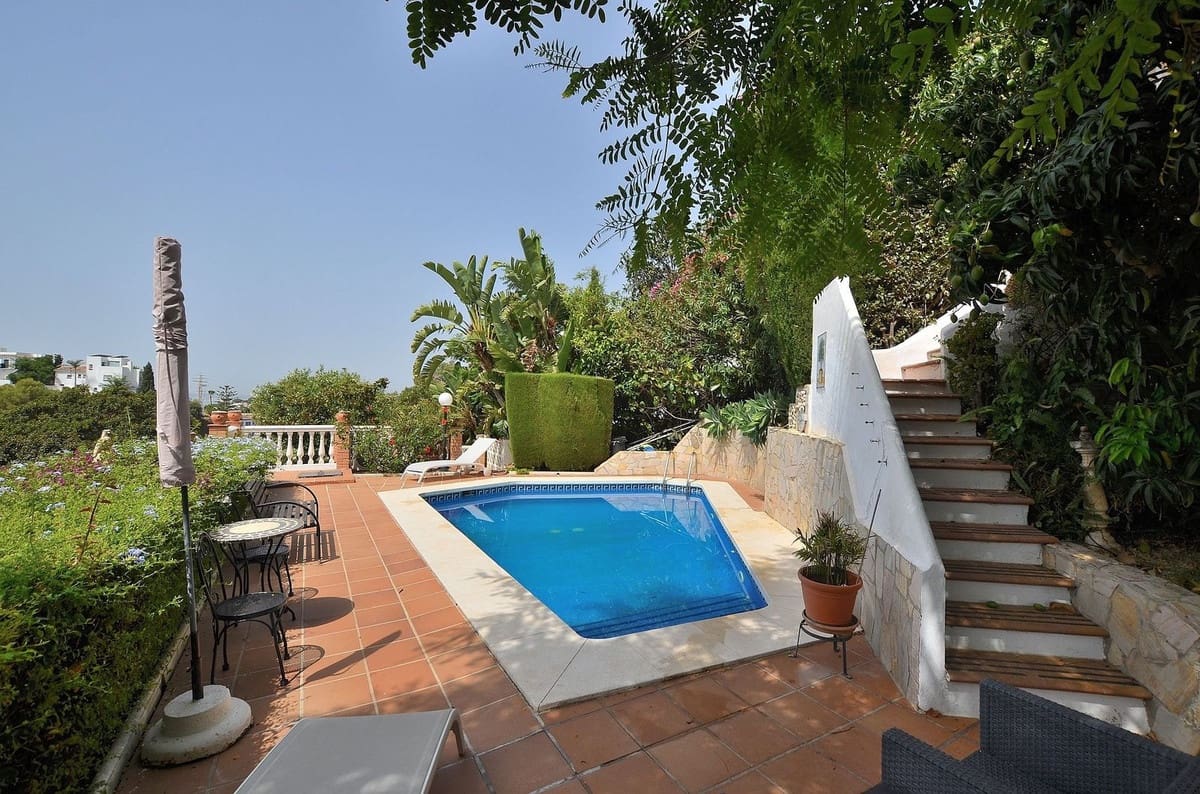 3 Zimmer Villa zu verkaufen in Benalmadena Costa mit Pool - 870.000 € (Ref: 9976027)