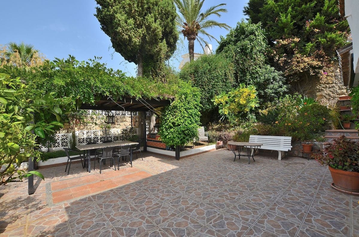 3 Zimmer Villa zu verkaufen in Benalmadena Costa mit Pool - 870.000 € (Ref: 9976027)
