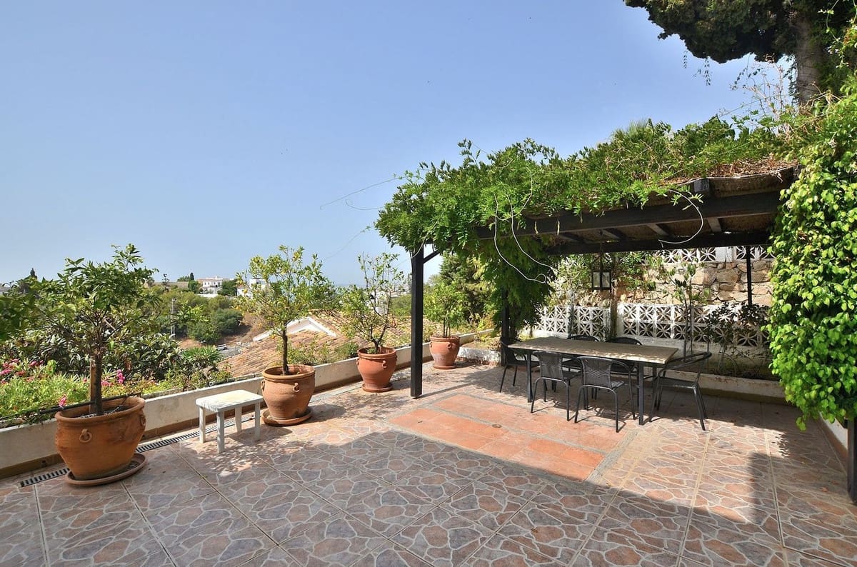 3 Zimmer Villa zu verkaufen in Benalmadena Costa mit Pool - 870.000 € (Ref: 9976027)