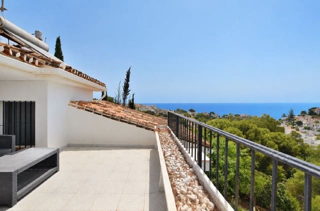 3 sypialnia Willa na sprzedaż w Benalmadena Costa, Benalmádena z basenem - 845 000 € (Ref: 9976027)