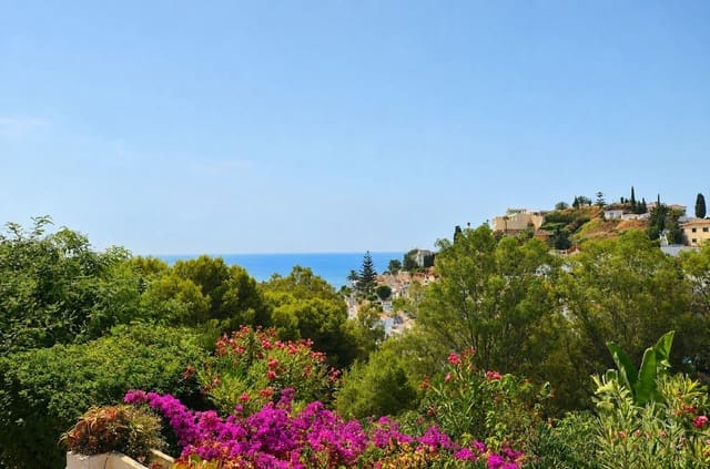 3 sypialnia Willa na sprzedaż w Benalmadena Costa, Benalmádena z basenem - 845 000 € (Ref: 9976027)