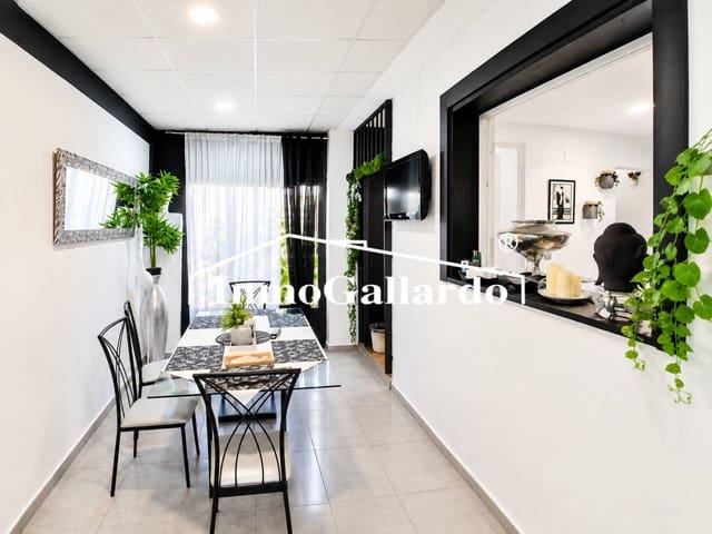 3 slaapkamer Rijtjeshuis te koop in Benagalbon, Rincón de la Victoria met garage - € 355.000 (Ref: 10002498)