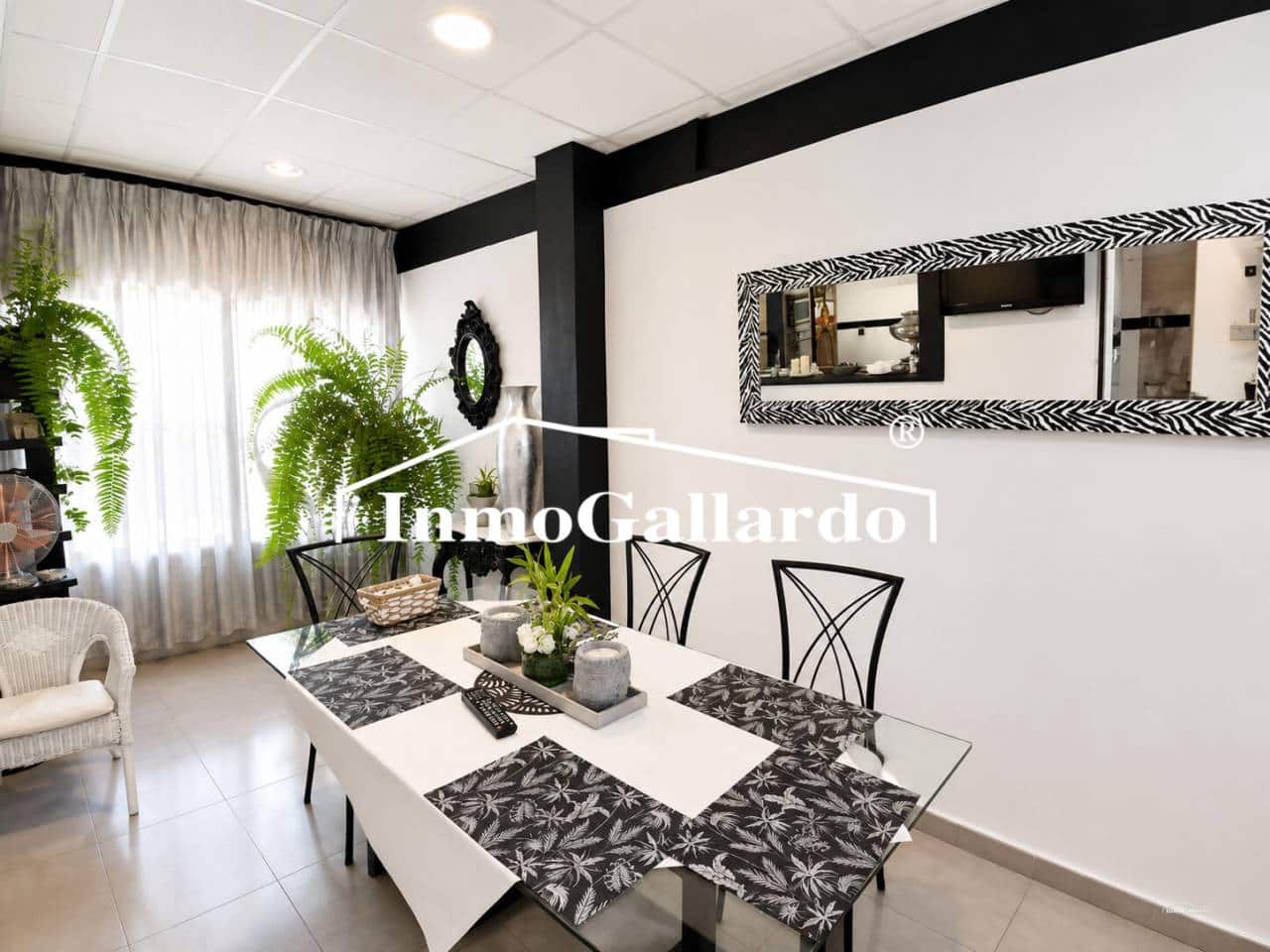3 slaapkamer Rijtjeshuis te koop in Benagalbon met garage - € 355.000 (Ref: 10002498)