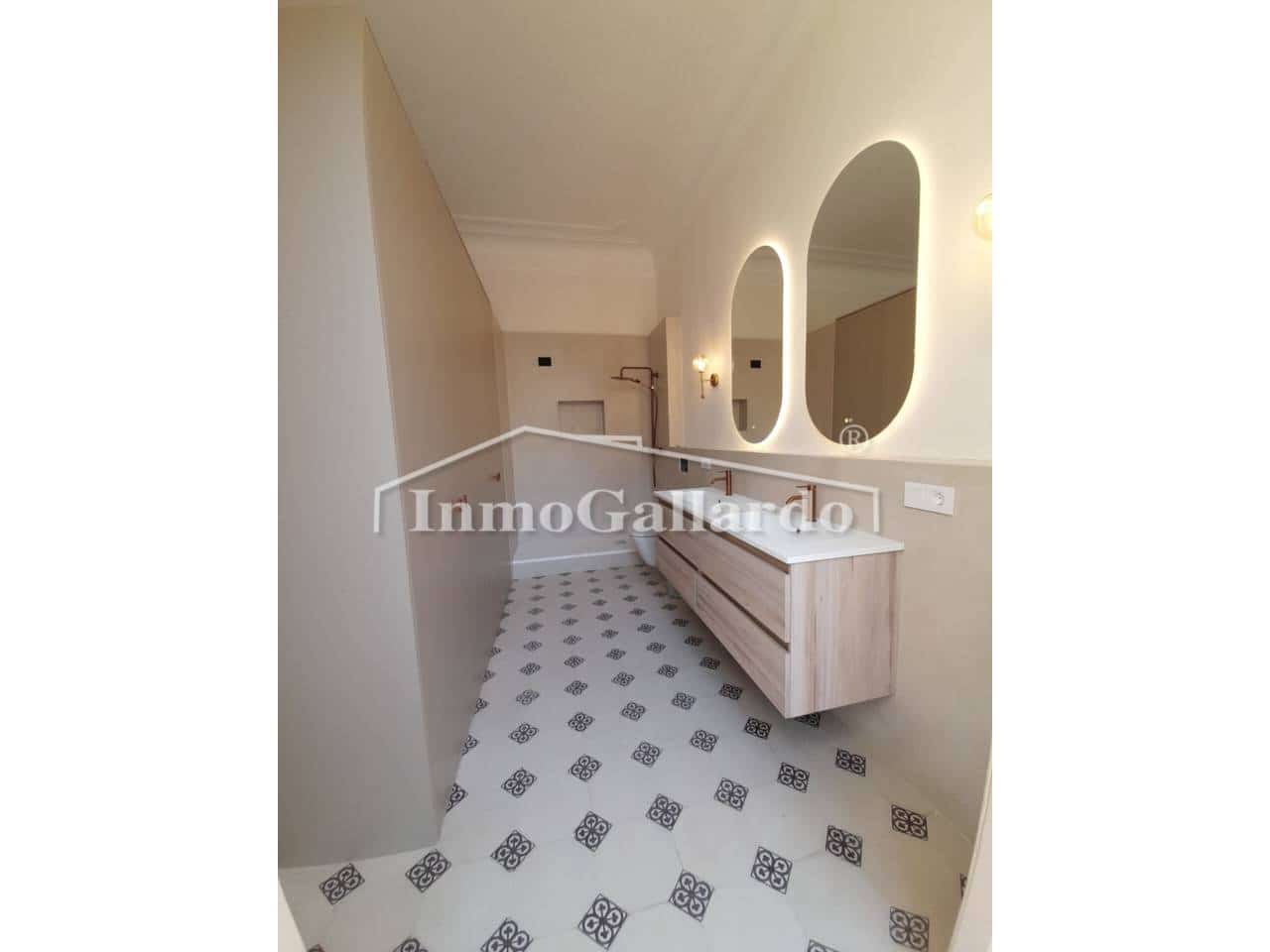 4 slaapkamer Flat te koop in Malaga stad - € 1.250.000 (Ref: 10016956)