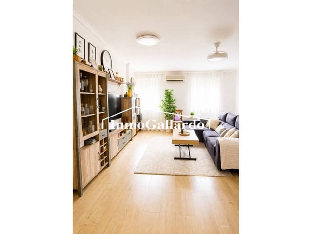 Piso de 3 habitaciones en Nueva Malaga, Málaga ciudad en venta - 285.500 € (Ref: 10040295)