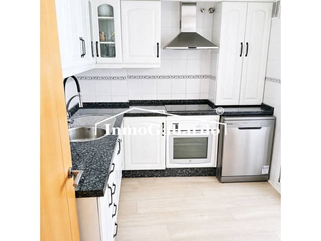 Piso de 3 habitaciones en Nueva Malaga, Málaga ciudad en venta - 285.500 € (Ref: 10040295)