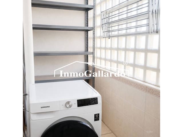 Piso de 3 habitaciones en Nueva Malaga, Málaga ciudad en venta - 285.500 € (Ref: 10040295)