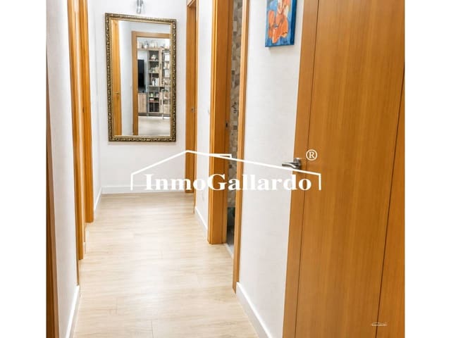 Piso de 3 habitaciones en Nueva Malaga, Málaga ciudad en venta - 285.500 € (Ref: 10040295)
