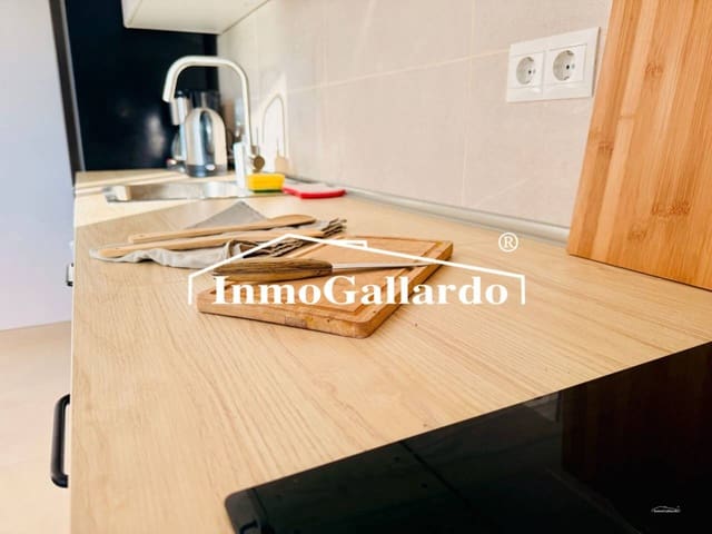 2 makuuhuone Omakotitalo vuokrattavana paikassa Vélez-Málaga mukana 
autotalli - 1 400 € (Ref: 10048598)
