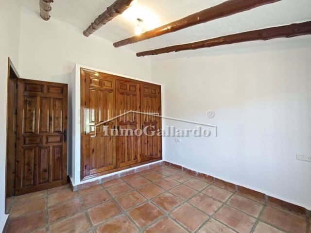 Chalet de 3 habitaciones en Los Romanes, Viñuela en venta con piscina garaje - 475.000 € (Ref: 10054592)