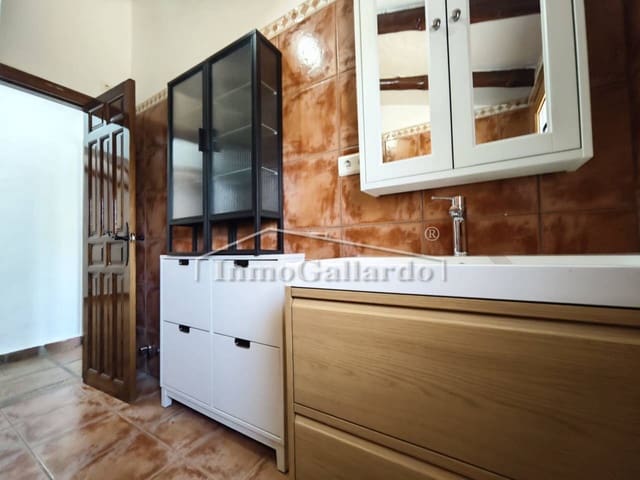 Chalet de 3 habitaciones en Los Romanes, Viñuela en venta con piscina garaje - 475.000 € (Ref: 10054592)