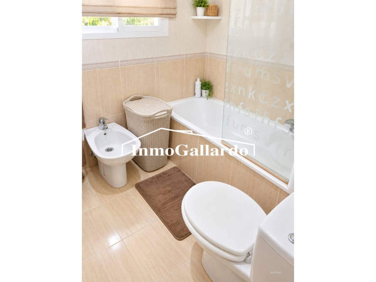 1 sypialnia Penthouse do wynajęcia w Rincon de la Victoria z basenem garażem - 950 € (Ref: 10099545)